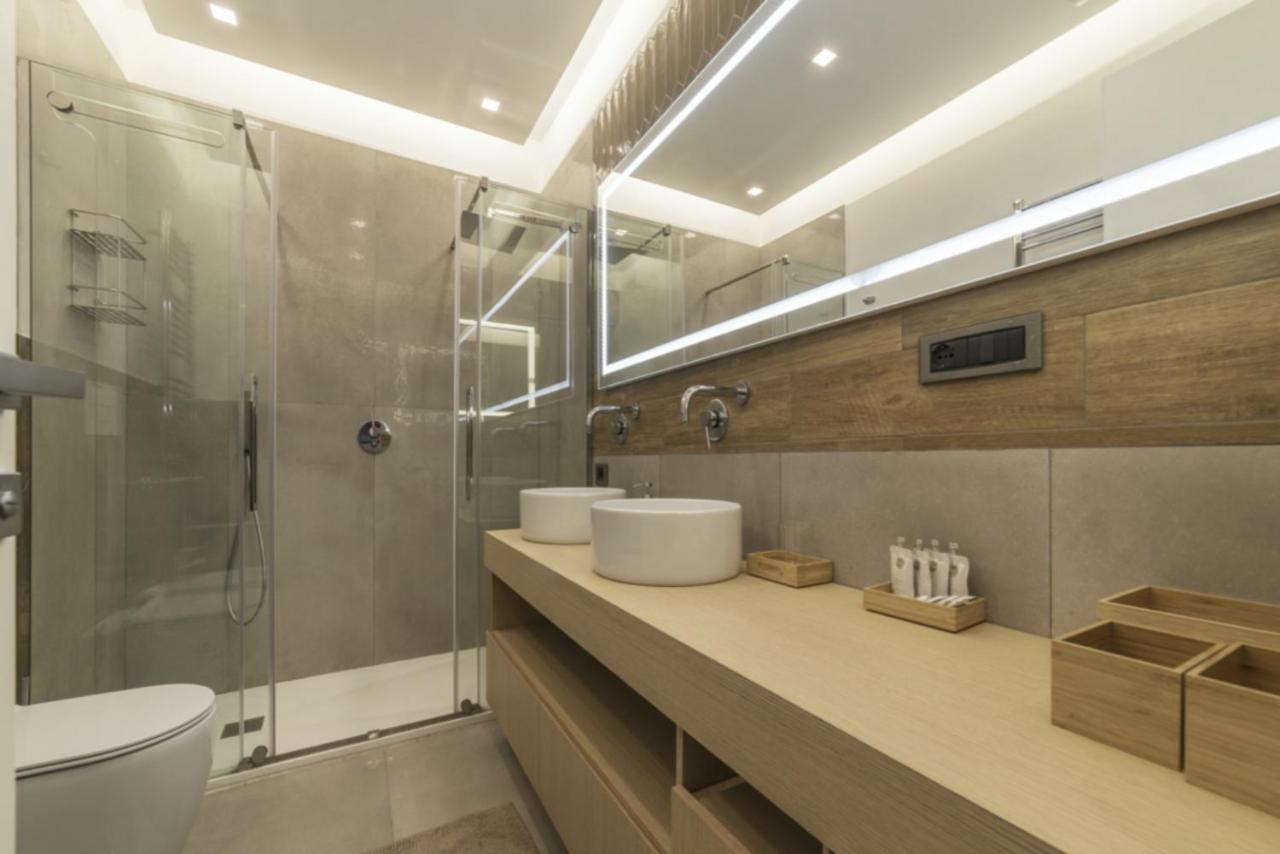 Via Luigi Rizzo 28, Interno 01 *